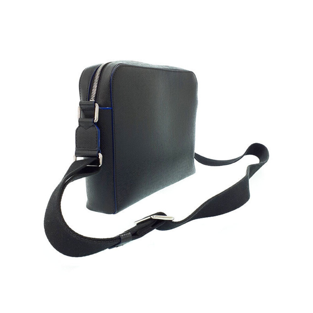 Louis Vuitton Shoulder Bag Messenger Taiga Anton